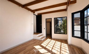 Casa en arriendo de 5 dorm. en Lo Barnechea