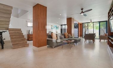 Casa en renta de 4 recámaras Residencial Bahía Zona Hotelera Cancún