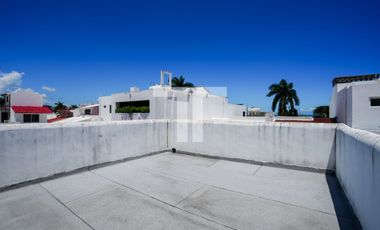 Casa en renta de 4 recámaras Residencial Bahía Zona Hotelera Cancún