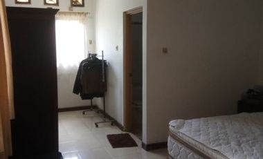 Rumah Bagus Dengan Parkiran Luas Di Pisangan Ciputat Timur -TD 5202 BR