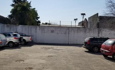 Local en venta/ alquiler en galeria-  Lomas San Isidro - Marquez y Rolon
