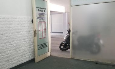 Local en venta/ alquiler en galeria-  Lomas San Isidro - Marquez y Rolon