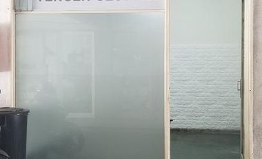 Local en venta/ alquiler en galeria-  Lomas San Isidro - Marquez y Rolon