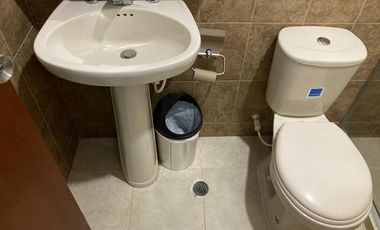 casa en arriendo/venta en la cumbre. Cod V10118