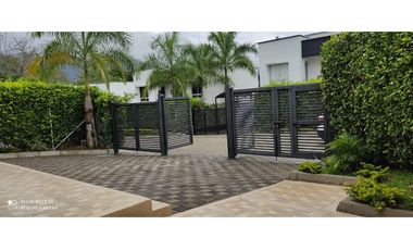 VENDE CASA EN Cond. Guayacanes Casas