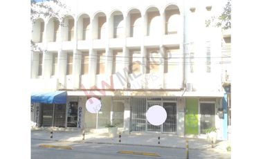 En RENTA excelente Local comercial en planta baja sobre principal avenida del centro de Torreón Coahuila.