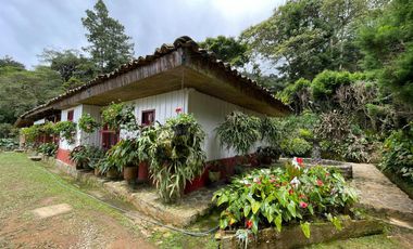 casa campestre en arriendo/venta en dapa parcelación hacienda los morales. Cod A108312