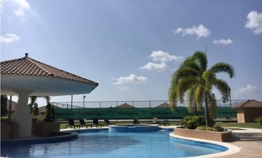 SE VENDE AMPLIA CASA EN COSTA SUR $650,000