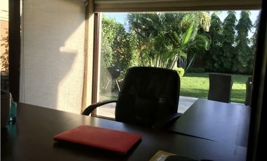 SE VENDE AMPLIA CASA EN COSTA SUR $650,000
