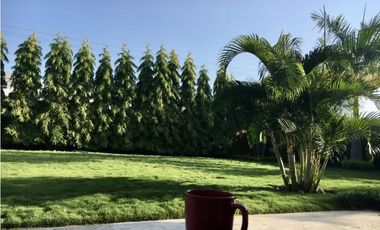 SE VENDE AMPLIA CASA EN COSTA SUR $650,000