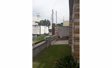 Casa 4 amb con patio, terraza, local - Loma Hermosa CENTRO - MUY BUENA