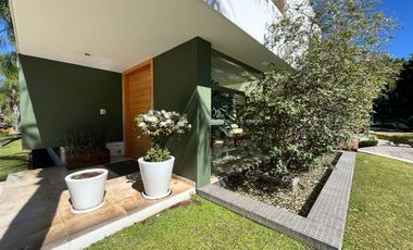 Casa en Venta en Valle Real - Coto Montecarlo 9