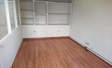 oficina en arriendo en las nieves. Cod A4964