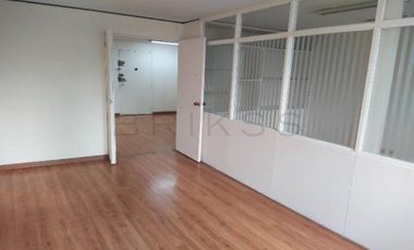 oficina en arriendo en las nieves. Cod A4964