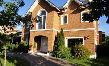 Casa 4 dormitorios en  Alameda