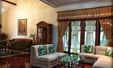 rumah luas full furnished dekat kampus UGM