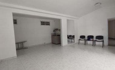 oficina en arriendo en pinares. Cod A116408