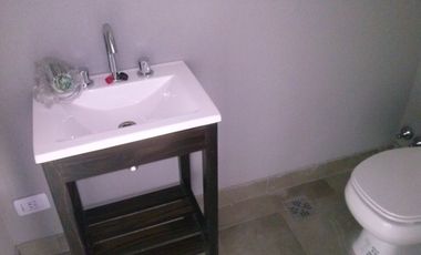 DEPTO TIPO CASA  DE EXCELENCIA EN MUY BONITA ZONA DE LOMAS DE ZAMORA.