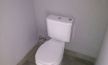 DEPTO TIPO CASA  DE EXCELENCIA EN MUY BONITA ZONA DE LOMAS DE ZAMORA.