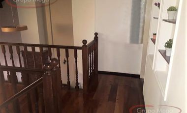 CASA 4 AMB C/COCHERA Y FONDO LIBRE