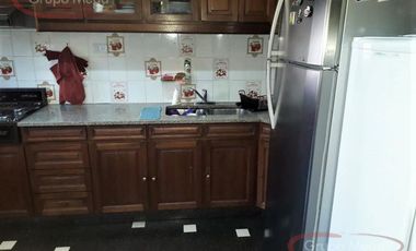 CASA 4 AMB C/COCHERA Y FONDO LIBRE