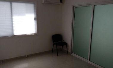 Oficinas climatizadas de 20 m² con recepcion en Col. Zaragoza. Se pueden juntar