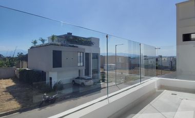 casa en venta en via bocono. Cod V28799