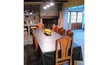 SE VENDE/ PERMUTA EXCELENTE PROPIEDAD EN TRELEW CA-238