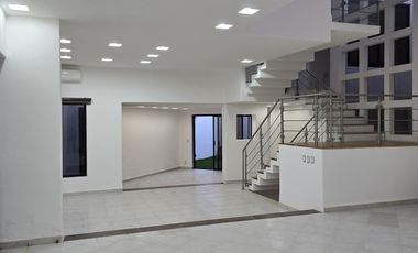 CASA EN RENTA EN MIRAVALLE