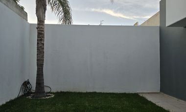 CASA EN RENTA EN MIRAVALLE