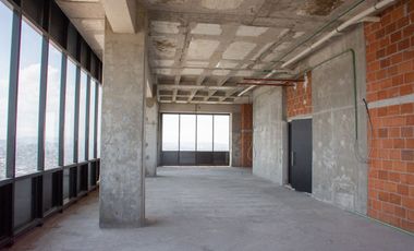 RENTA DE OFICINA COMERCIAL EN TORRE OMEGA CON VISTA PRIVILEGIADA EN ZAVALETA.