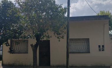Venta de casa y departamento en Quilmes Oeste - IDEAL INVERSOR-Calle Ingeniero Butty N° 3529
