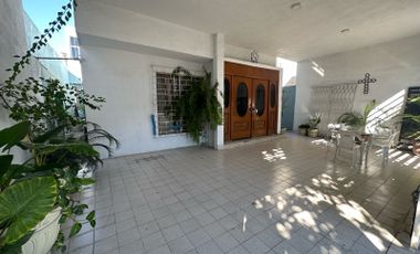 Casa en venta  para inversion dividida en Departamentos Sobre Av Linconl Monterrey