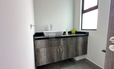 Casa nueva en venta en Metepec con sala de juegos y Roof Garden