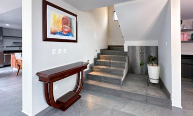 Casa nueva en venta en Metepec con sala de juegos y Roof Garden