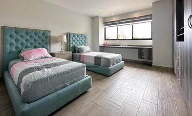 Casa nueva en venta en Metepec con sala de juegos y Roof Garden