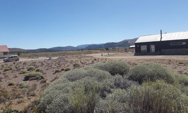Lote en Barrio Privado Las Marías del Valle  -  a metros del Aeropuerto Chapelco. 1500 mts2 terreno plano con excelentes vistas.