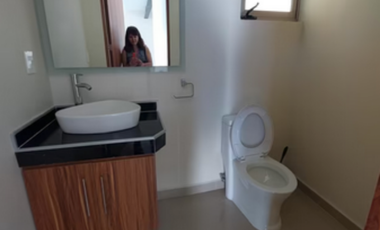 LOMAS DE CUERNAVACA ESTRENE MODERNO CONDOMINIO CON JARDÍN Y ALBERCA PROPIOS VIGILANCIA