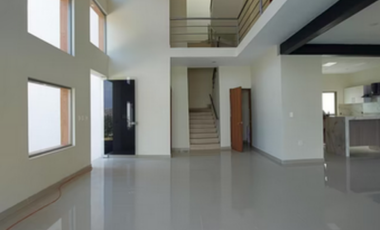 LOMAS DE CUERNAVACA ESTRENE MODERNO CONDOMINIO CON JARDÍN Y ALBERCA PROPIOS VIGILANCIA
