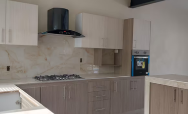 LOMAS DE CUERNAVACA ESTRENE MODERNO CONDOMINIO CON JARDÍN Y ALBERCA PROPIOS VIGILANCIA