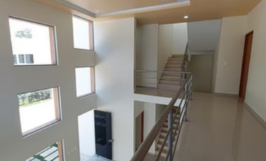 LOMAS DE CUERNAVACA ESTRENE MODERNO CONDOMINIO CON JARDÍN Y ALBERCA PROPIOS VIGILANCIA