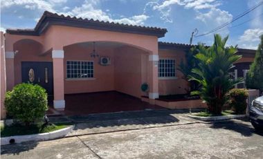 VENTA CASA 3R  258 M2 ALTOS DE PANAMA