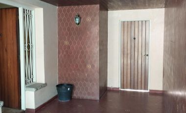 Chalet 3 dormitorios, en 2 plantas, 2 baños, quincho