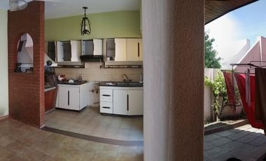 Chalet 3 dormitorios, en 2 plantas, 2 baños, quincho