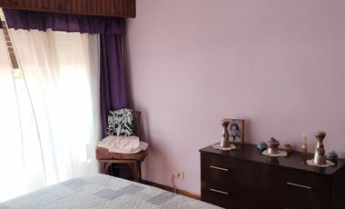 Chalet 3 dormitorios, en 2 plantas, 2 baños, quincho