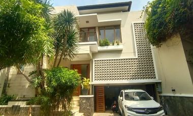 For Rent 4BR Tropical House inside Compound at Kemang
