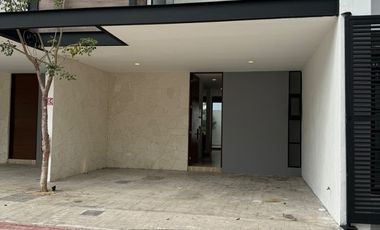 Casa en venta tipo TH al norte de Mérida en Santa Gertrudis Copó