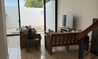 Casa en venta tipo TH al norte de Mérida en Santa Gertrudis Copó