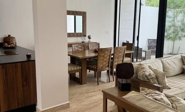 Casa en venta tipo TH al norte de Mérida en Santa Gertrudis Copó