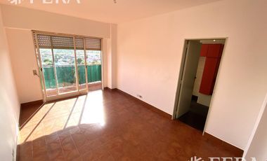 Venta departamento 3 ambientes con balcón en Sarandí (27313)